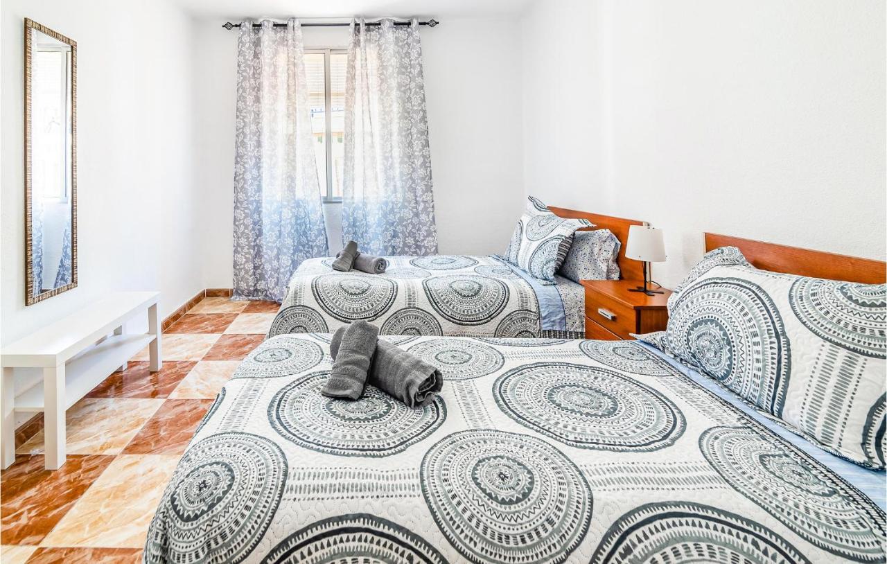 Beautiful Apartment In Cordoba With Kitchenette Dış mekan fotoğraf